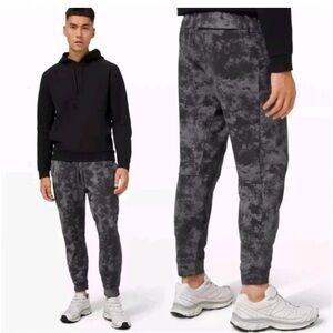lululemon athletica Men’s Black Patterned Joggers